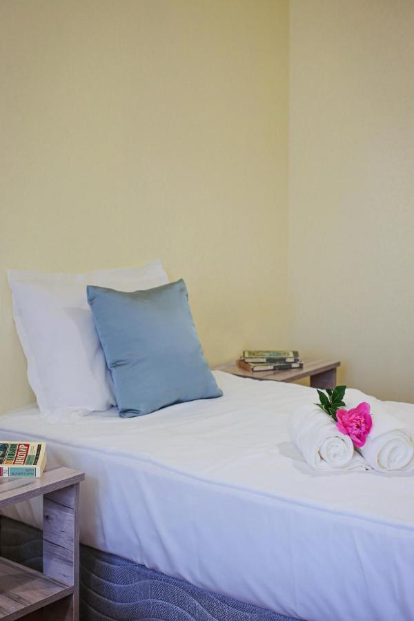 Old Friends Guesthouse غيومري المظهر الخارجي الصورة